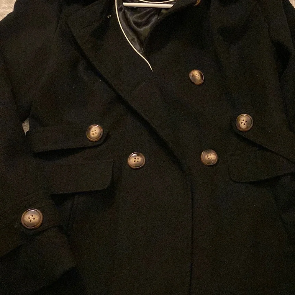 Black Coat - Picture 3 of 11